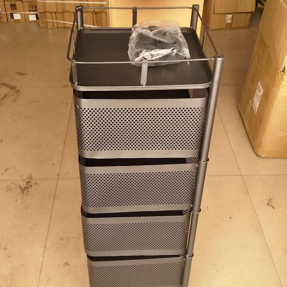 Livista Keukentrolley vierhoek - 5 laags - Keukentrolley voor groente en fruit - Keukenrek op wielen - Opbergkast met manden - Carbon staal - 29 x 29 x 90 cm (LxBxH) - Zwart