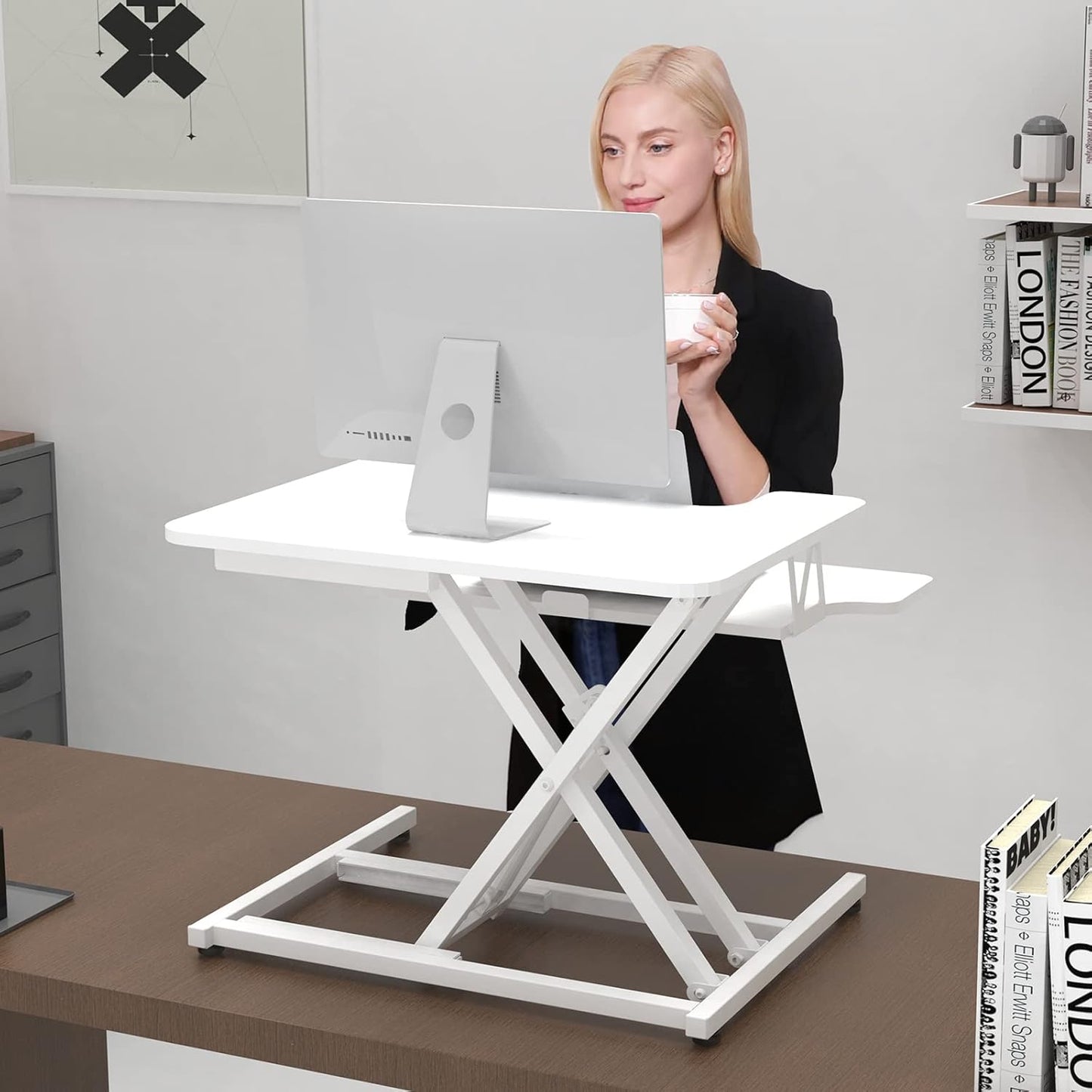 Livista Sit-Stand Desk Gas-Spring - Laptoptafel - Zit Sta Bureau - Computertafel - Zit Sta Verhoger - Bureautafel - Groot Scherm en Toetsenbord Blad - Ruimte voor 2 Schermen - Nieuw Model - Wit